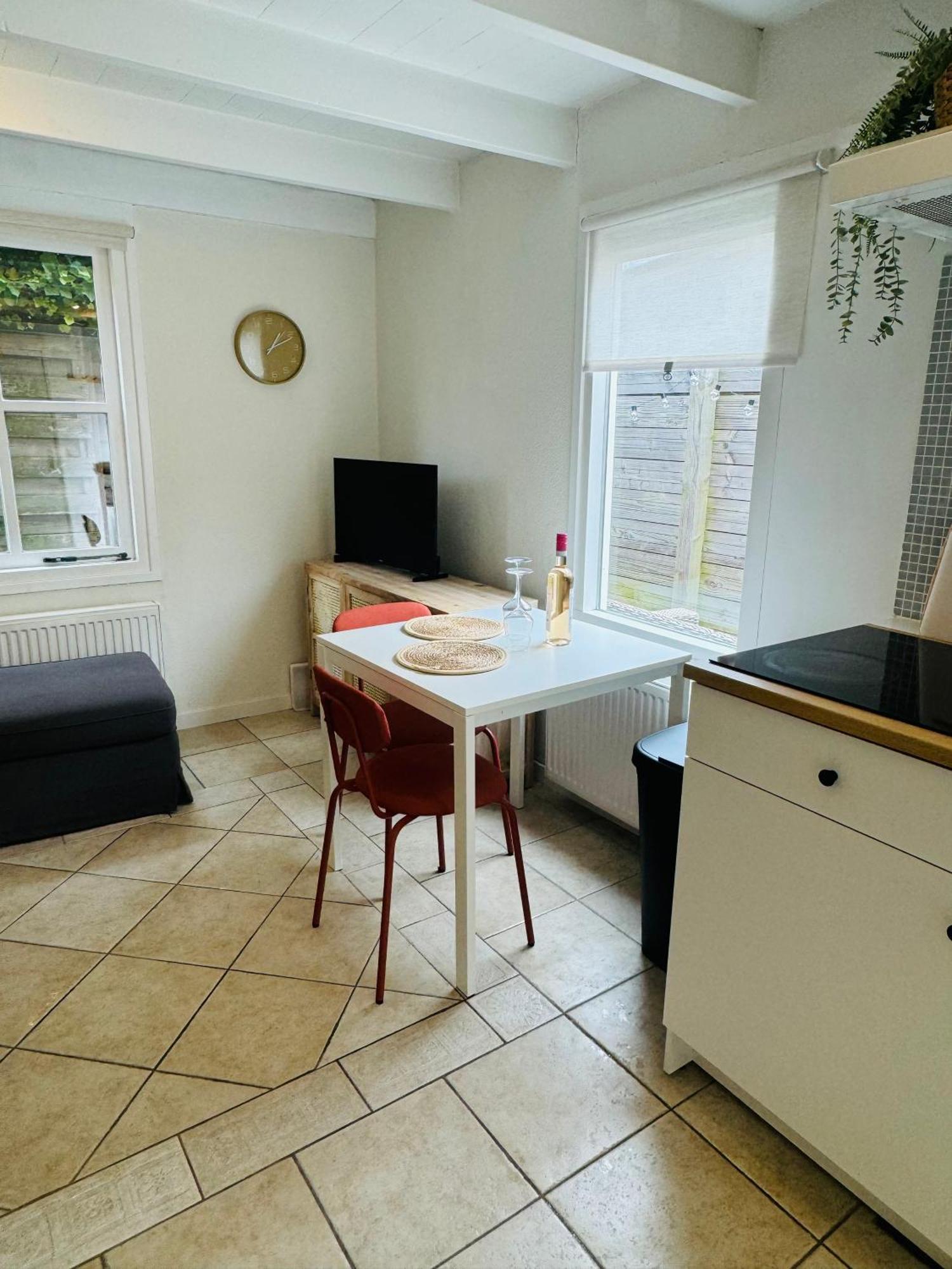 Appartement Hello - Tiny House Julianastraat 12 *